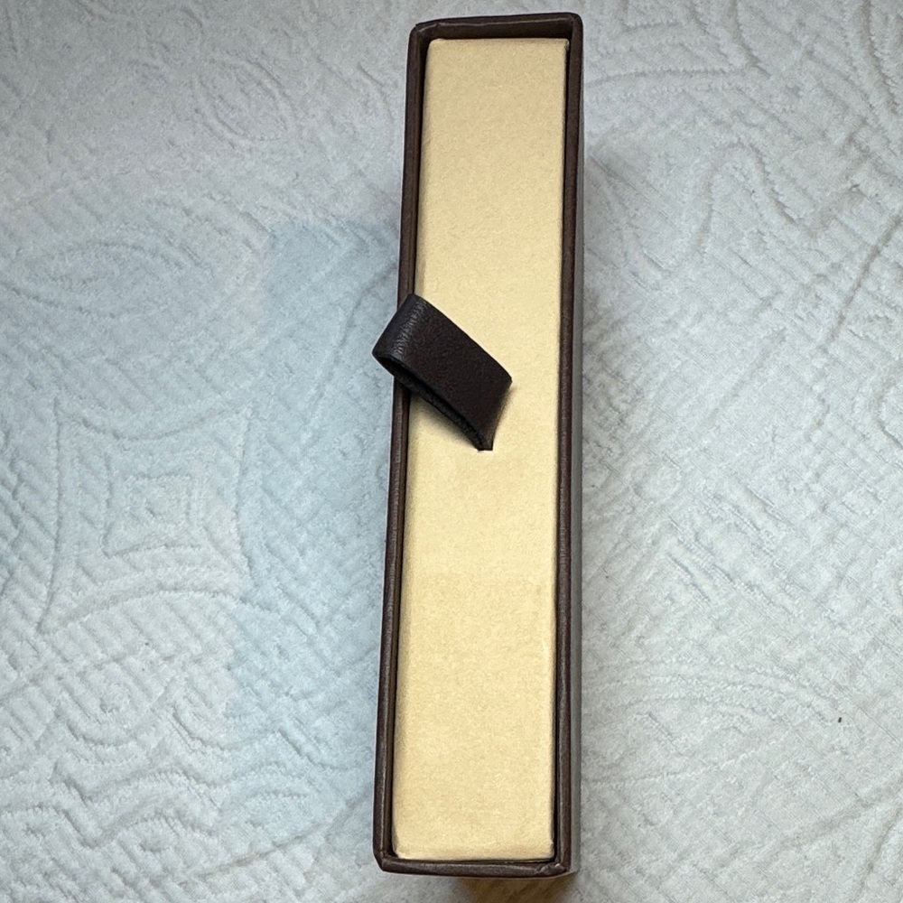 Louis Vuitton Chocolate Brown Box with jewelry pouch - Picture 5 of 10